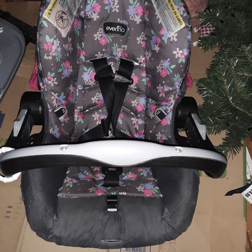 Evenflow infant girls carseat